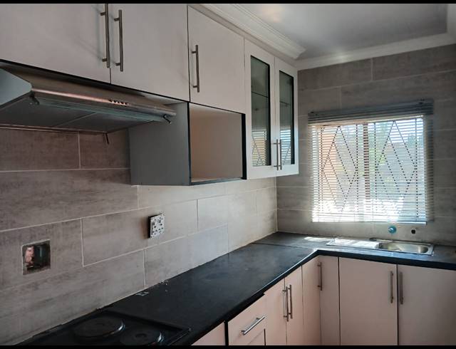 3 BEDROOM HOUSE FOR SALE IN SESHEGO E
